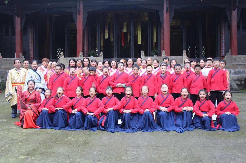 “致敬国学”传统文化之旅—记翡翠实验学校五（3）班家校活动