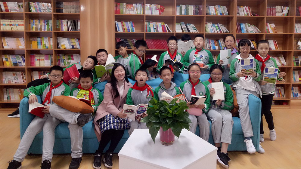让我轻轻地走近你——记乐山市翡翠实验学校六年级海棠中学之行