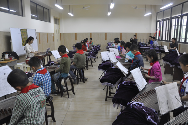 翡翠学校特色课让峨边同行折服