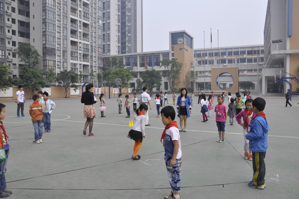 2012-2013学年下学期第二学月大课间主题活动展示