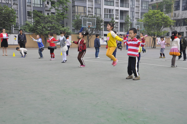 2012-2013学年下学期第一学月大课间主题活动展示