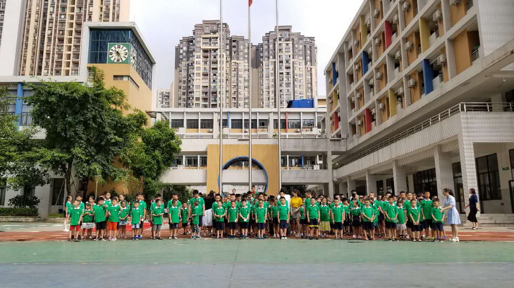 许下生命的承诺——记翡翠实验学校开学典礼
